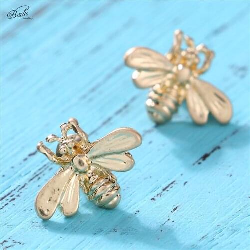 Badu Gold Butterfly Stud Earring Cute Women Studs Charm Jewelry Minimalist Fashion Brincos Pendientes Wholesale
