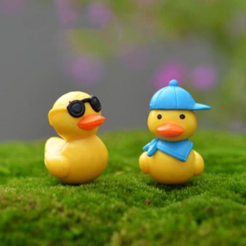 ZOCDOU 2 Pieces Duck Swim Cartoon Quacker Model Small Statue Figurine Mini Crafts Ornament Miniatures DIY Home Garden Decoration