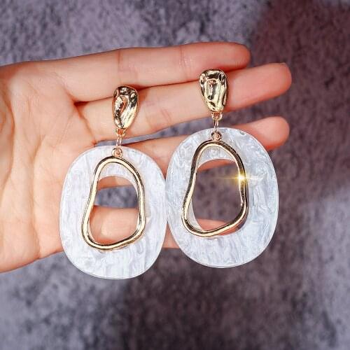 Bohemia Hollow Geometry Round Acrylic Drop Earrings for Women Green Pink Color Irregular Resin Brincos Fashion Jewelry