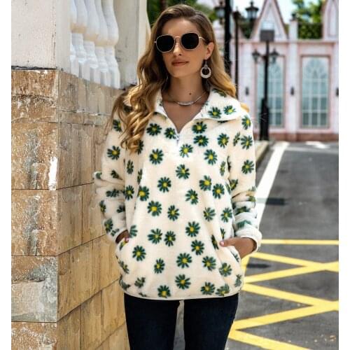 2021 winter new womens European and American loose small daisy stand collar pocket pullover sweater plush jacket