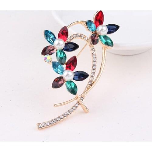 Women Brooch Pin Glitter Flower Faux Pearl Rhinestone Inlaid Lapel Brooch Pin Scarf Decor Gift Womans accesories