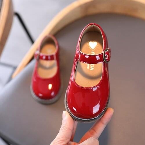 2021 new 2-6 years old childrens solid color flat shoes bright patent leather sweet girl soft sole leather shoes