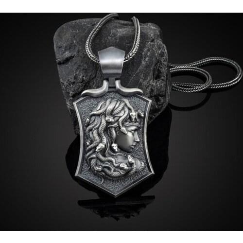 Snake hair petrified Medusa unisex necklace for men and women Gothic style tag wild autumn and winter sweater chain