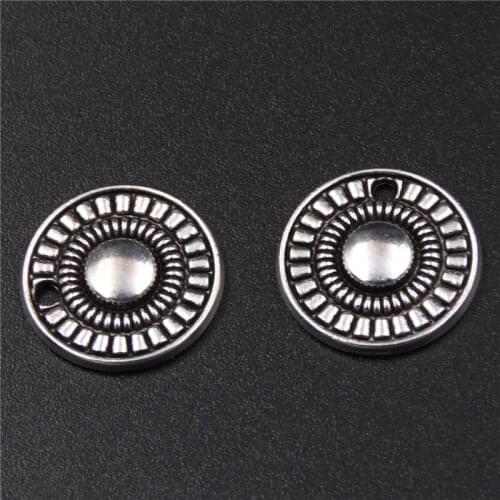 20pcs Silver Plated Round Shield Charm Alloy Pendant Retro Necklace Earrings DIY Metal Jewelry Making 16mm A292
