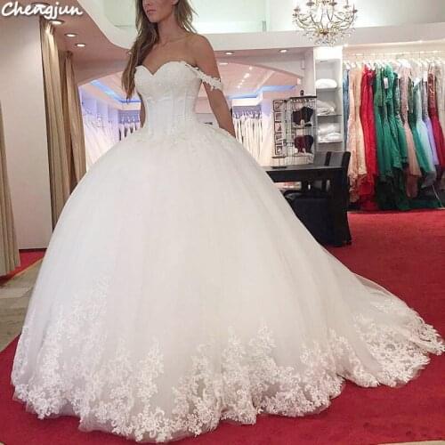 Chengjun Plus Size Appliques Long Tradition Ball Gown Lace Wedding Dress