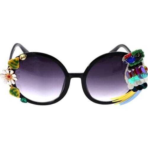 Baroque Fashion Design Fashion women sunglasses Retro Rhinestones sunglasses for women handmade Flower crystal Beach sunglass