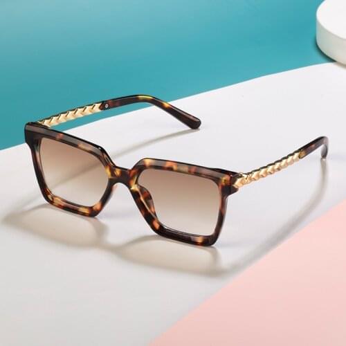 2021 new sunglasses female fashion net red the same paragraph European and American box sunglasses female tide