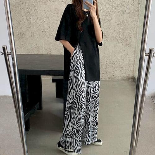 Womens Suit 2021 Summer New Womens Korean Two-piece Design Black T Shirt High Waist Plaid Casual Pants 2 Piece Set Women Clothes