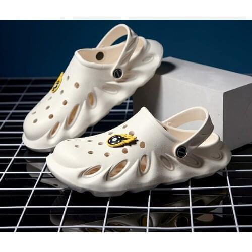 Summer White Fashion Hollow Out Mens Clogs Soft Comfortable Men Garden Sandals Eva Platform Men Beach Sandals sandalias hombre