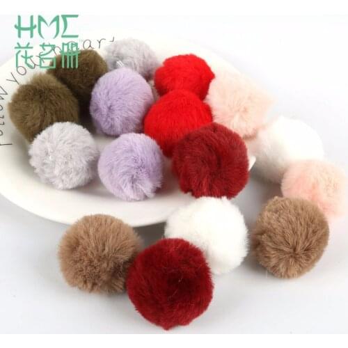 18pcs/lot 4CM Multi Color Fluffy Cute Pom Pom Porte Clef For Women Bag Charm Toys Lovely Fur Ball Pompom For Keychain Material