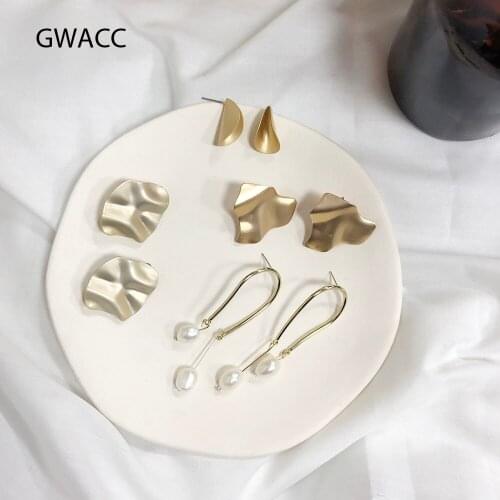 INKDEW Vintage Gold Metal Fold Round Stud Earrings For Women Irregular Long Big Earrings Fashion Simple Europe Jewelry Gift