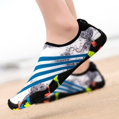 New Five Fingers Swimming Shoes Men Women Stretch Fabric Barefoot Shoes Lovers Breathable Upstream Beach Aqua Shoes