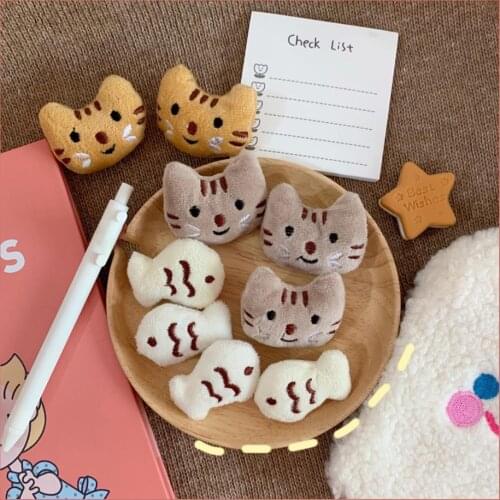 Cute Plush Cat Pins Jewelry for Women Brooch Kawaii Small Fish Badge Icons on The Backpack Handmade Diy Accessories Friends