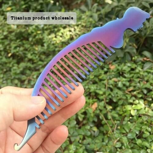 Manufacturer wholesale pure titanium comb light and rustless comb portable gift to friends and relatives high quality