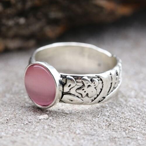 Vintage Simple Pink Stone Rings for Women Round Design Engraved Flower Pattern Female Wedding Birthday Party Retro Finger Ring