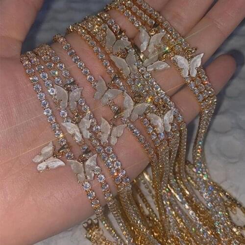 Luxury Crystal Butterfly Pendant Necklaces Jewelry for Women Candy Color Rhinestone Choker Necklace Clavicle Chain Collar Mujer