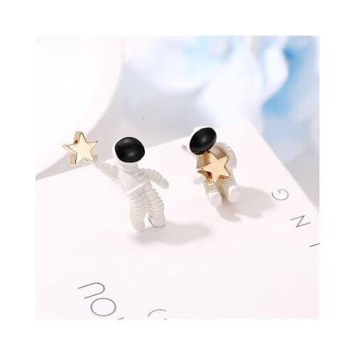 New fashion Space Astronaut Pentagonal Star Asymmetric Star Picking Stud Earrings For Women girl Accessories jewelry wholesale