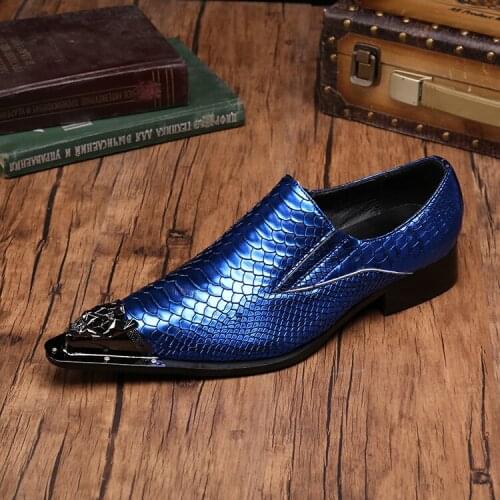 New Summer Fashion Mens Shoes Casual Personality Metal Pointed Classic Retro Leather Crocodile Pattern Mens Shoes
