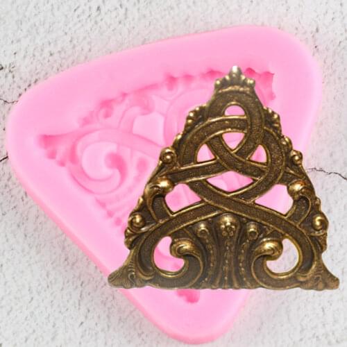 Triangular Relief Cake Border Silicone Molds Frame Cupcake Topper Fondant Cake Decorating Tools Candy Chocolate Gumpaste Moulds