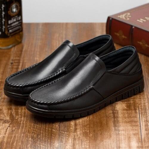 Casual Male Shoe Mens Casual Leather Shoes Hot Sneakers Leisure Lightweight Safety Light Sports Piergitar Men Loafers For
