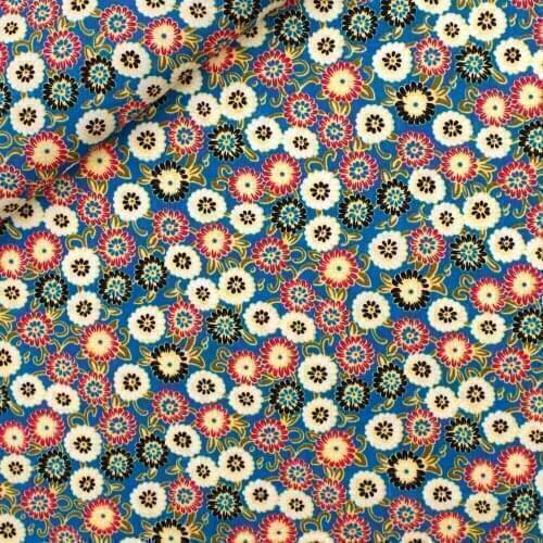 Printed Cotton Poplin Fabric, small daisy flower (blue background) clothing,bedding,hadmaking, 50cmx140cm