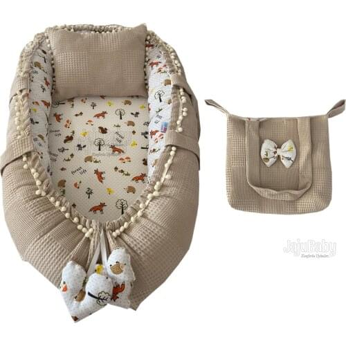 Jaju Baby Handmade, Pique Fabric and Muslin Fabric Fox Design 3 Piece Babynest Set with Pompom