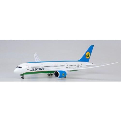 1/130 Scale 47cm Simulation Uzbekistan Airplane Model Toys Vietnam Airlines Aircraft W Light&Wheels Diecast Plane Souvenir shwo