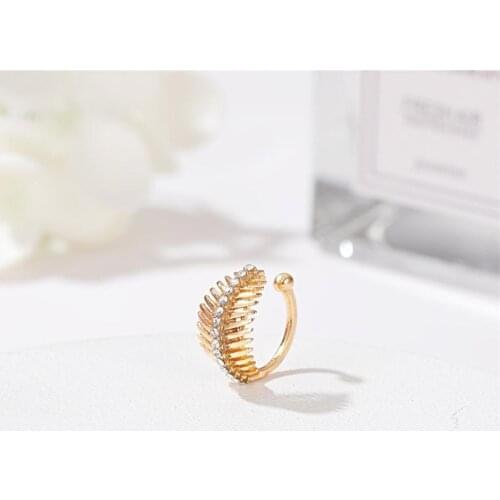 Sweet Leaf shiny U-shaped Ear Clip Retro Gold color Rhinestone Leaf C-shaped Ear Clips Sweet Hollow Heart-shape Earrings women