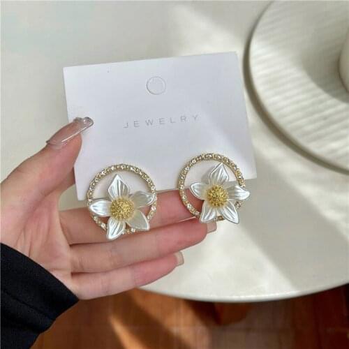 YANGLIUJIA S925 Needle Fashion Circle Flower Earrings Sweet And Elegant Personality Fairy Earrings Girl Jewelry Christmas Gift