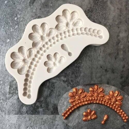 New European pattern gem decoration European pattern lace decoration liquid silicone mold sugar cake baking mold