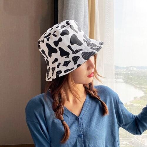 Ladies Bucket Hat Fisherman Hat Double-side Daisy Embroidery Print Fashion Mens Caps Sun Hat Leisure Sunshade Beach Fishing