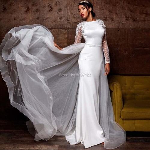 Sexy Mermaid Wedding Dresses O Neck Lace Appliques Long Sleeves Buttons Court Train Vestido De Noiva Bridal Wedding Gowns