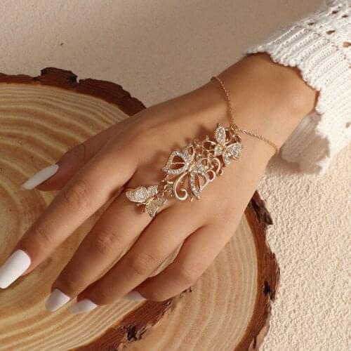 Hollow Butterfly Delicate Chain Bracelet Connected Finger Ring Palm Vintage Personality Womens Ring Bracelet Female Jewelry