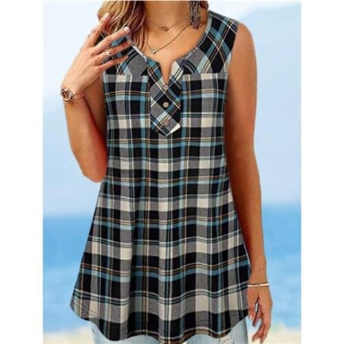 Nouveau 2021 Femmes Été T-shirt Mode Imprimé À Carreaux Décontracté Bouton Hauts Sexy Sans Manches Col En V Lâche T-shirts Femme