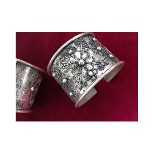 Miao individual jewelry handmade Miao silver exaggerated bracelet wide version of three-dimensional flower bracelet