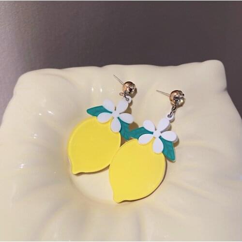 2021 New Korean Fashion Acrylic Lemon Shaped Fruit Creative Drop Earrings for Women Summer Yellow Color Earrings Jewelry