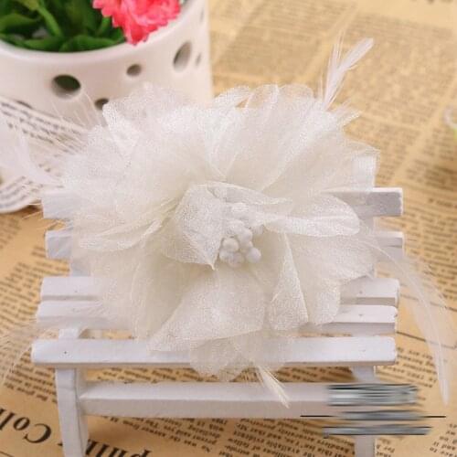 Trendy Vintage Organza Fabric Rose Flower with Beads Petals Feathers Brooches Pins for Lady Christmas Party Wedding Gift Jewelry