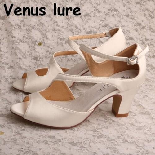 New Design Women Shoes with Open Toe Block Heel Sandals for Wedding Ivory Satin