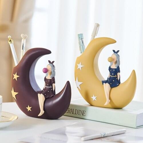 Handsome Girl Pen Holder Resin Modern Model Character Home Decoration Fourth Study Table Accessories Of Children Stationery