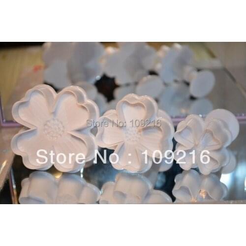3pcs/set Four Petals with Heart Shape Food Grade Plastic Cake Biscuit Cookies Decorating Fondant Spring Plunger Cutter Tools
