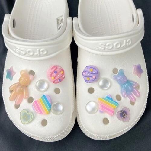 Luxury Croc Charms Vintage Rivet DIY Shoes Decorations Metal Pearl Chain for Crocs Designer Fashion Clogs Shoe Buckle Punk Style