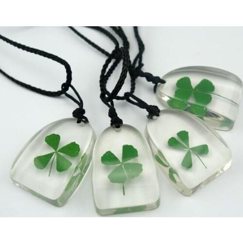 FREE SHIPPING 50PCS Real Four Leaf Lucky Clover Shamrock Triangular Form Pendant Shape Resin Jewelry Girl Lady Gift Boy Present
