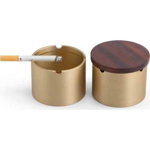 Modern Solid Color Stainless Steel Ashtray with Lid Home Living Room Office Desktop Decoration Creative Portable Ashtray for Car