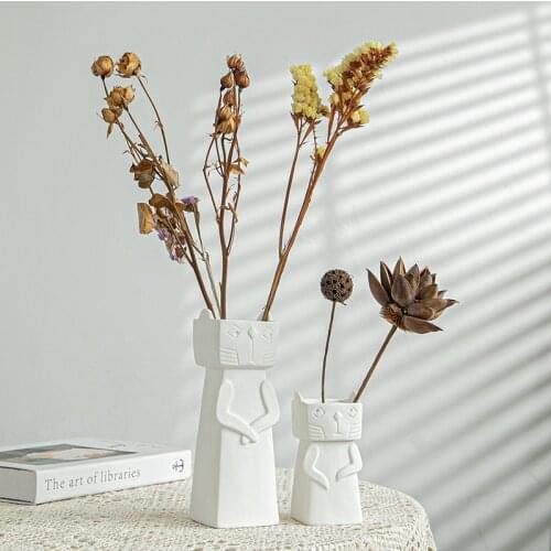 Chinese Style Countertop Ceramic Vase Decoration Dried Flower Vase Home Decoration Ceramic Naughty Cat Flower Vase Plant Vase