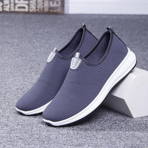 2019 Slip-On Men Casual Shoes Lightweight Mesh Men Shoes Breathable Comfortable Walking Male Sneakers Tenis Feminino Footwear