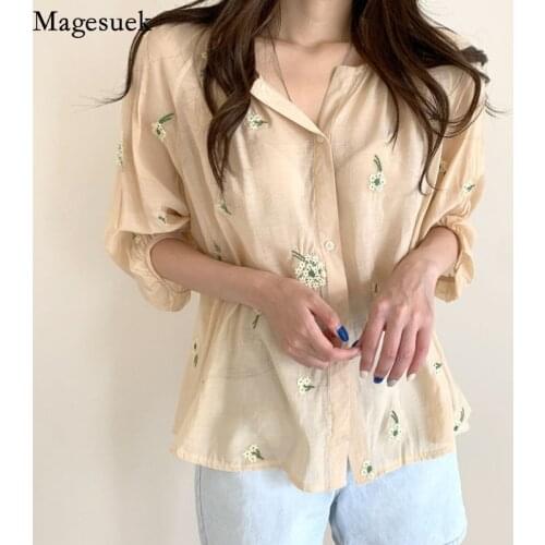 Summer Casual Sunscreen Shirts Korean Style Embroidery Floral Retro Loose Chiffon Blouse Women O Neck Sweet White Tops 15281