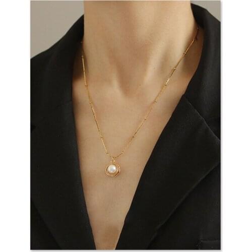 Brass Gold-Plated Natural Shaped Baroque Pearl Shell Pendant Fashion Elegant Vintage Wedding Necklace Jewelry for Women Gift New