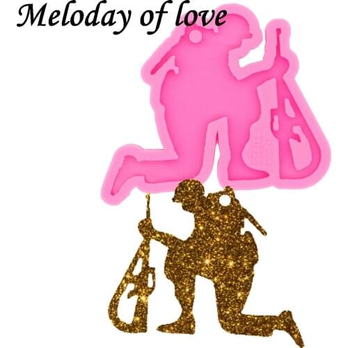 Shiny allen soldier and gun shape molds for keychain DIY model resin key keychains moulds silicone custom mold DY0153