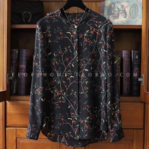 It is highly recommended looks good! Womens special exquisite printed silk shirt