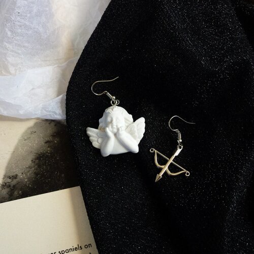 Fashion Angel Resin Row Drop Earrings for Women Creative Personality Asymmetric Cupid Angel Pendant Earrings Female Jewelry